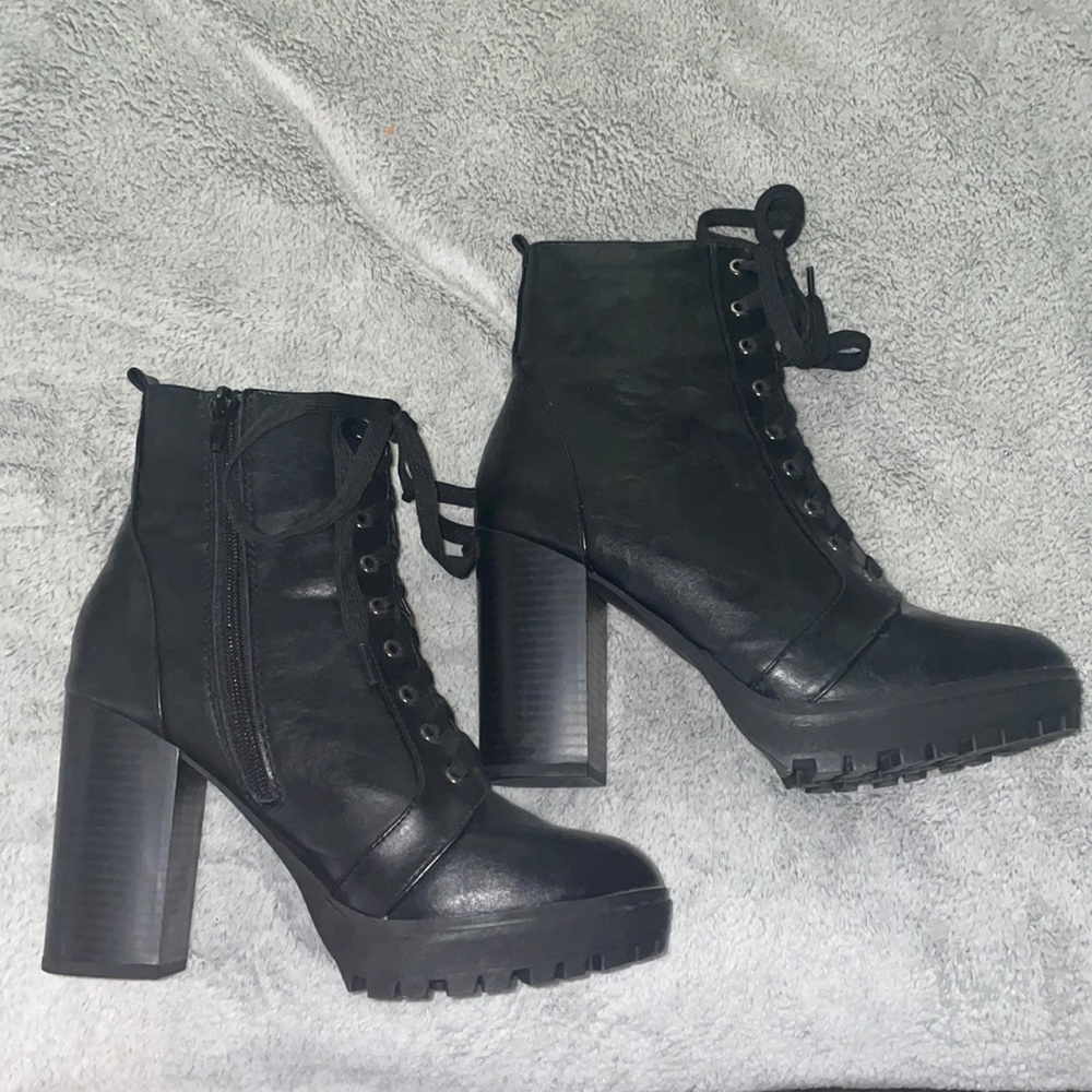 BRAND NEW BOOTS